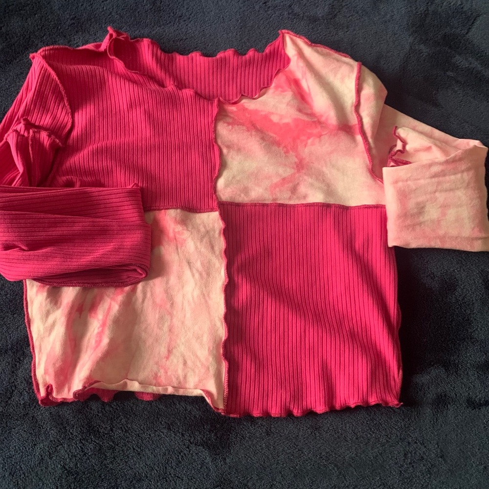 Pink long sleeve crop top